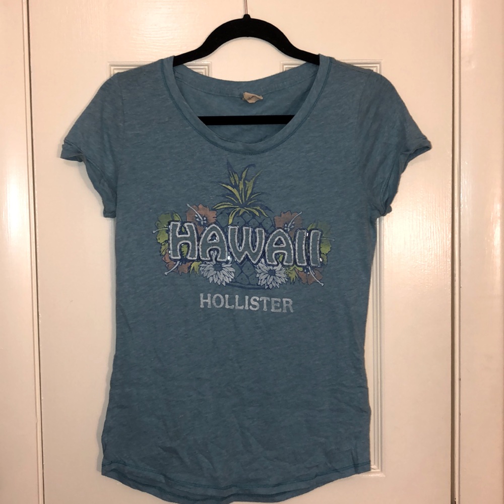 Hollister Blue Hawaii T-Shirt.